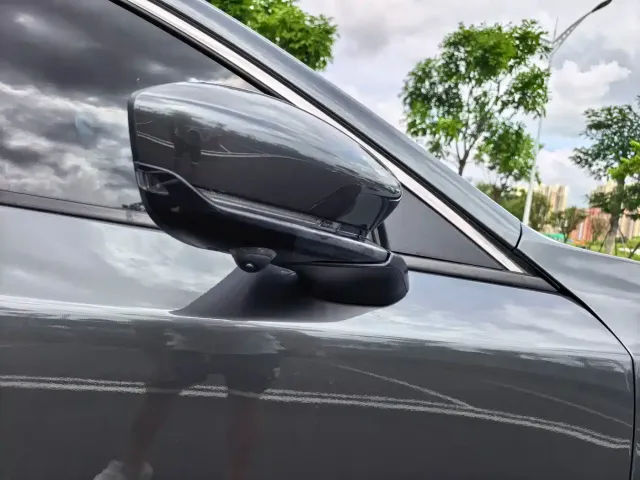 Mazda Axela — Фото автомобиля 15