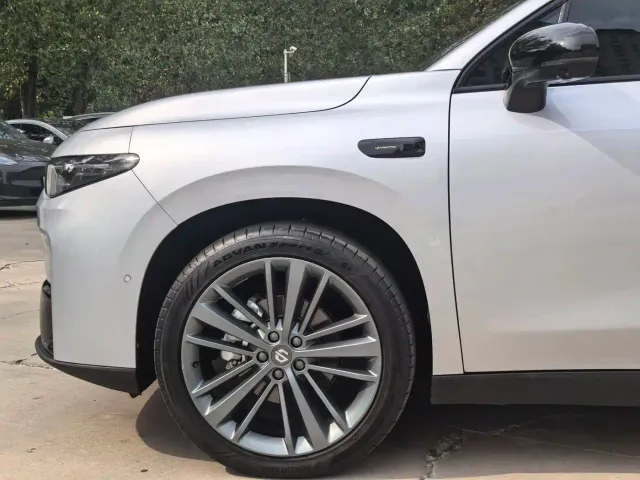 Leapmotor Leapmotor C16 2024 Extended Range 200 Premium Edition — Фото автомобиля 5