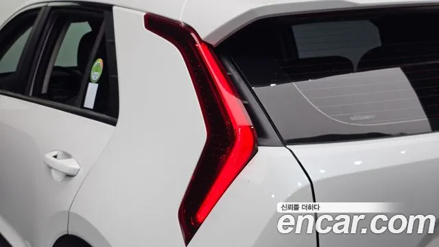 Kia Niro — Фото автомобиля 8
