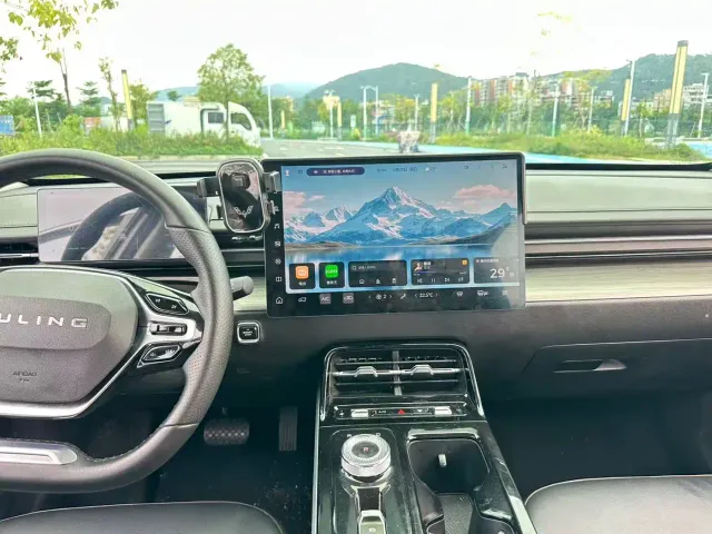 Wuling Starlight — Фото автомобиля 14