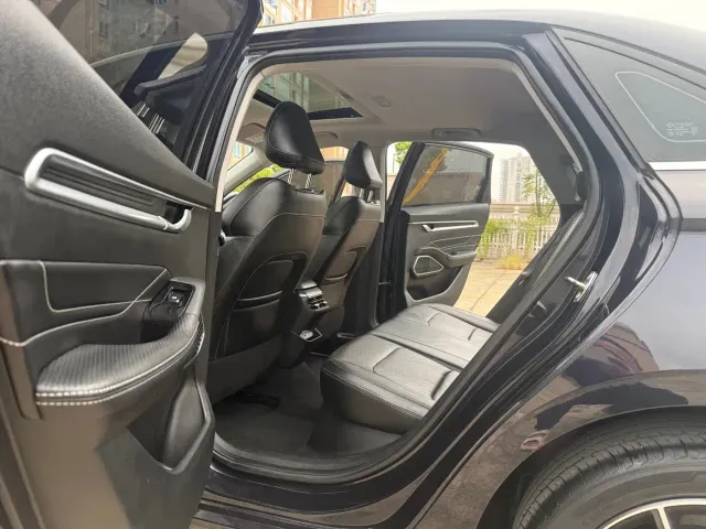 Geely Emgrand — Фото автомобиля 17