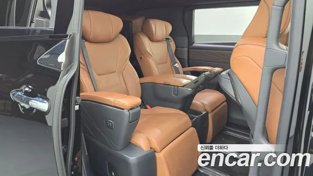 Toyota Alphard — Фото автомобиля 8