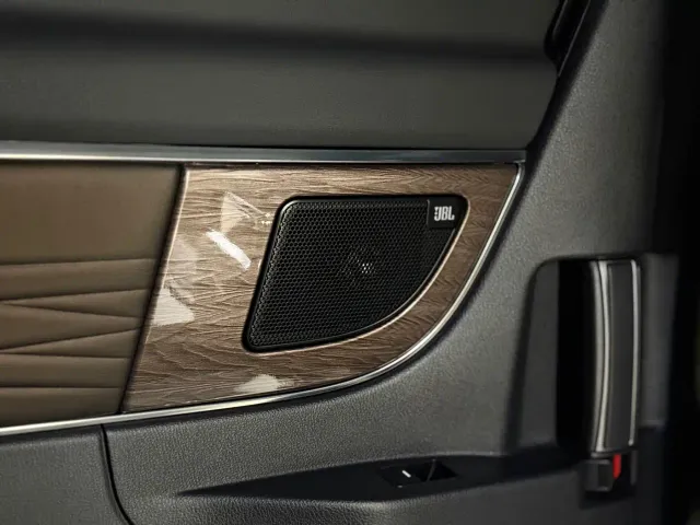 Toyota Alphard — Фото автомобиля 13