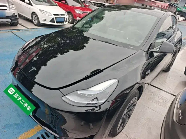 Фотография автомобиля — Tesla Model Y