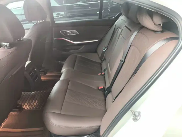 BMW 3 Series — Фото автомобиля 16