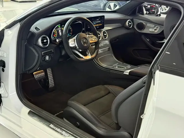 Mercedes-Benz C-Class — Фото автомобиля 6