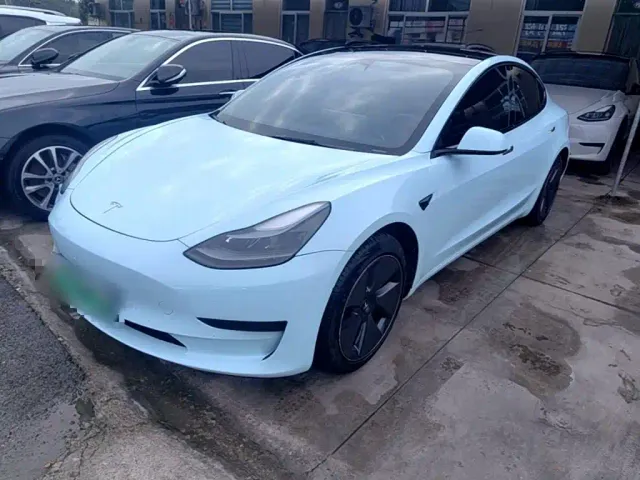 Фотография автомобиля — Tesla Model 3