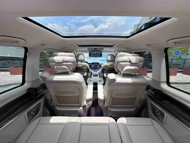 Mercedes-Benz V-Class — Фото автомобиля 16