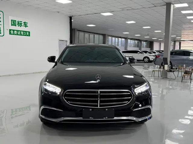 Mercedes-Benz E-Class — Фото автомобиля 2