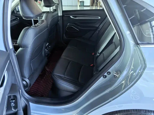 Geely Emgrand — Фото автомобиля 18