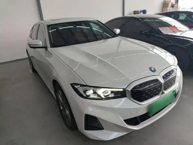 BMW i3 — Фото автомобиля 3