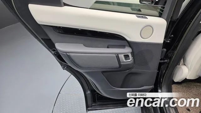Land Rover Discovery — Фото автомобиля 14