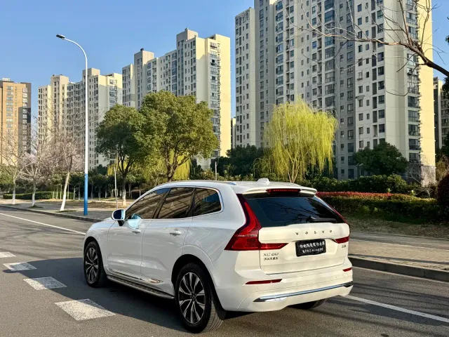 Volvo XC60 — Фото автомобиля 7