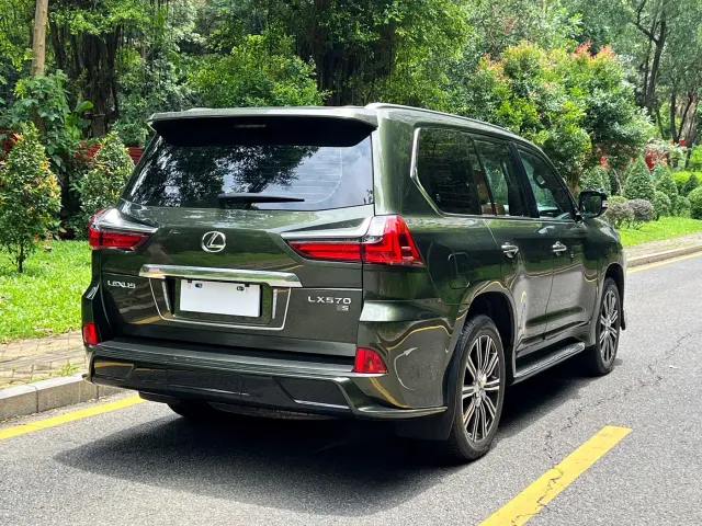 Lexus LX — Фото автомобиля 20