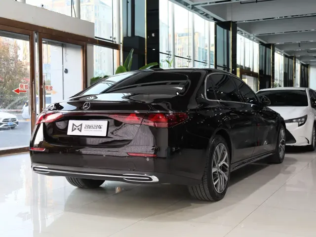 Mercedes-Benz E-Class — Фото автомобиля 17