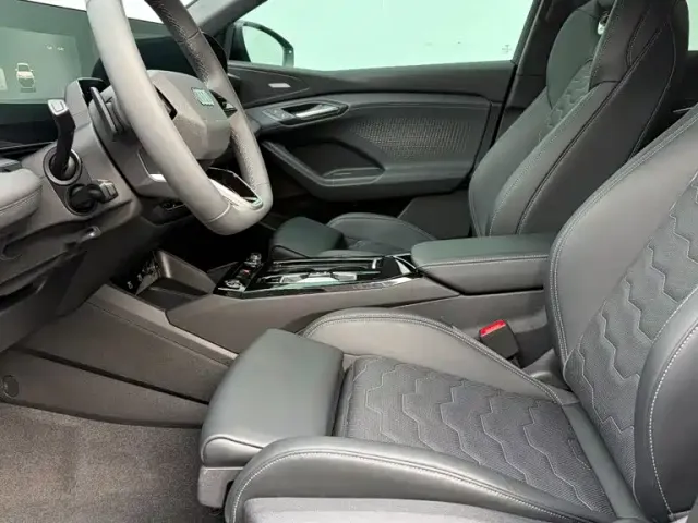 Audi Q6L e-tron — Фото автомобиля 9