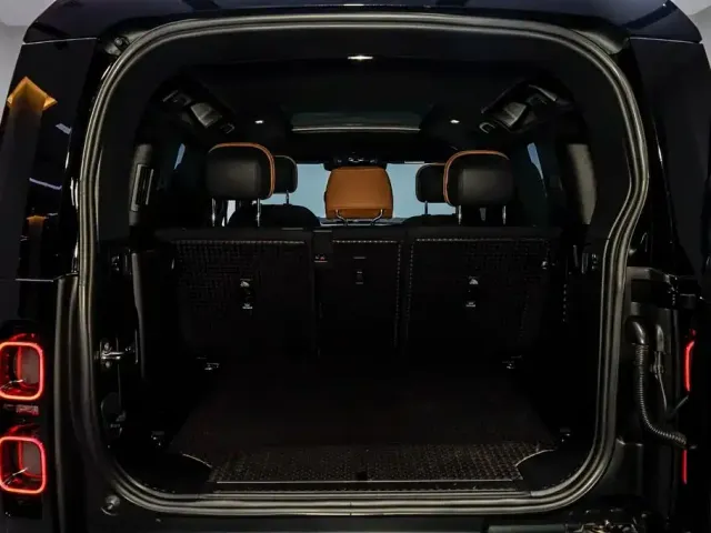 Land Rover Defender — Фото автомобиля 6