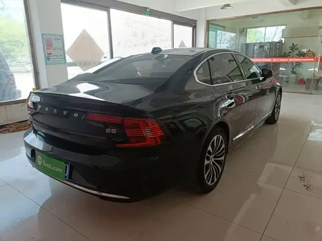 Volvo S90 — Фото автомобиля 6