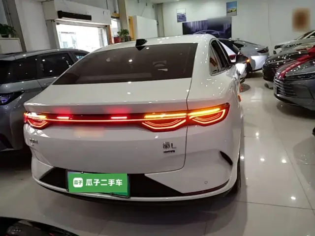BYD Qin L — Фото автомобиля 5