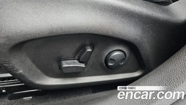 Jeep Renegade — Фото автомобиля 25