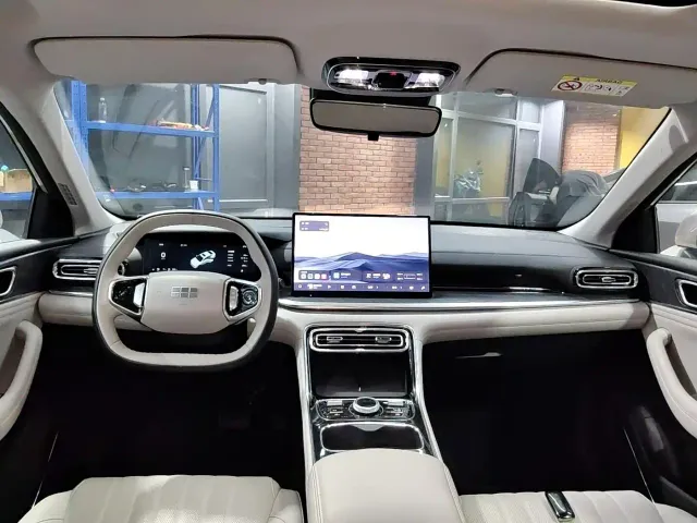 Geely Galaxy Stellar 6 — Фото автомобиля 12