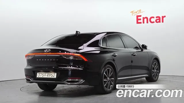 Hyundai Grandeur — Фото автомобиля 2