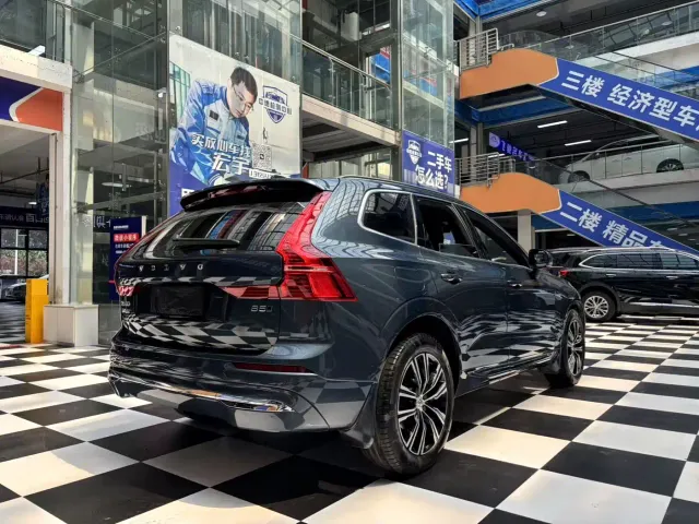 Volvo XC60 — Фото автомобиля 17