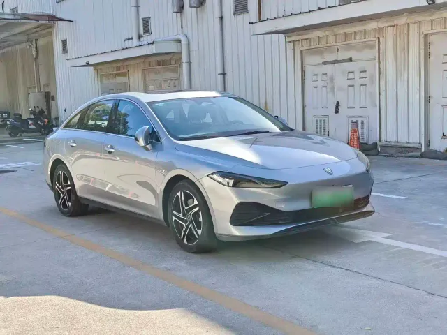 Roewe D7 — Фото автомобиля 3