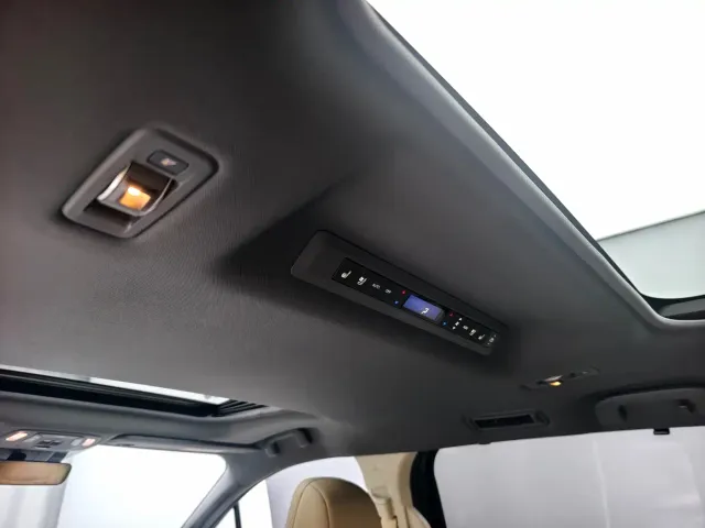 Toyota Granvia — Фото автомобиля 17