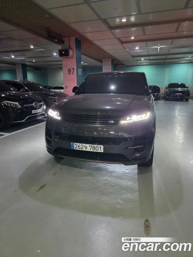 Land Rover Range Rover Sport — Фото автомобиля 3