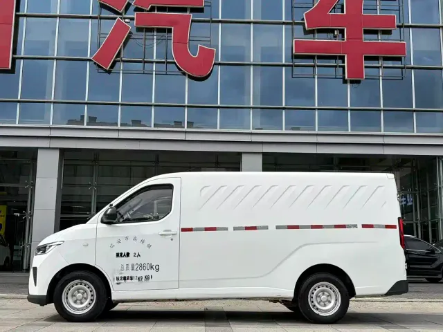 Wuling Yangguang — Фото автомобиля 8
