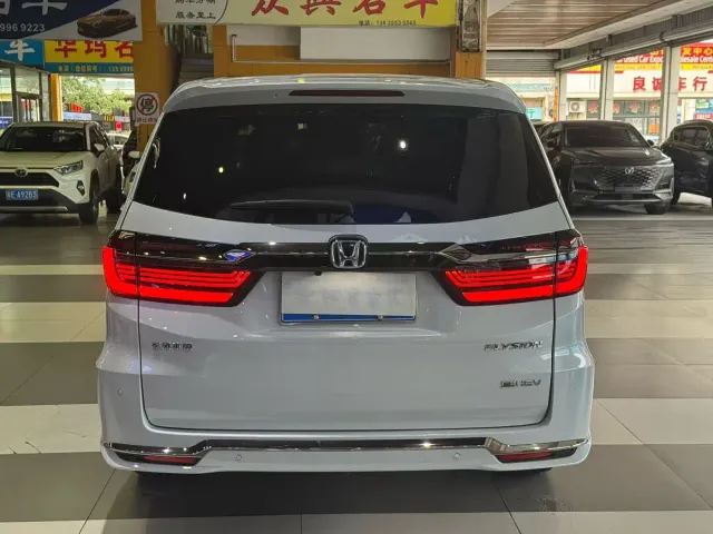 Honda Elysion — Фото автомобиля 5