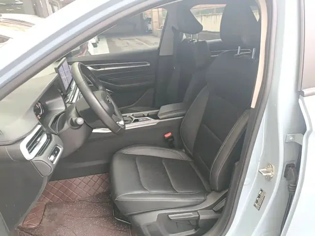 Geely Emgrand — Фото автомобиля 14