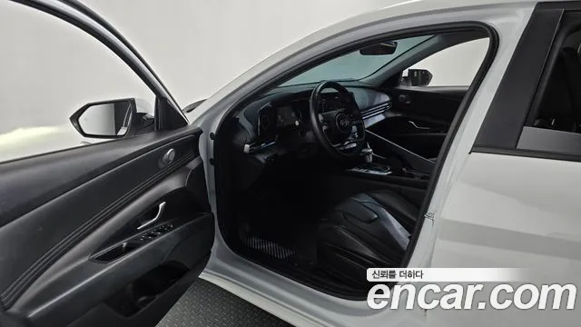 Hyundai AVANTE Новый Avante (CN7) — Фото автомобиля 10