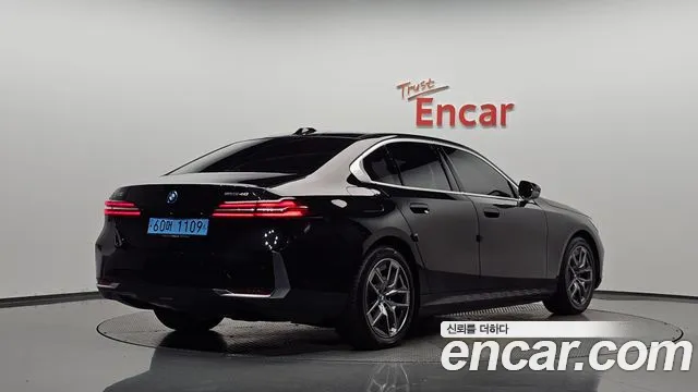 BMW i5 G60 — Фото автомобиля 2