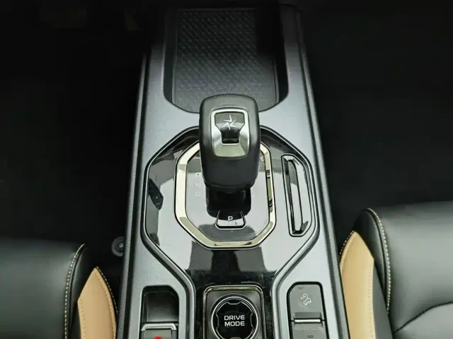 Geely ICON — Фото автомобиля 13
