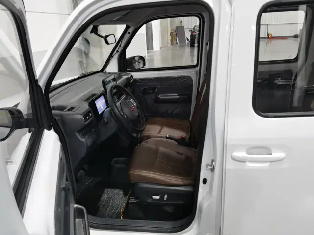 Wuling Zhiguang NEV — Фото автомобиля 10