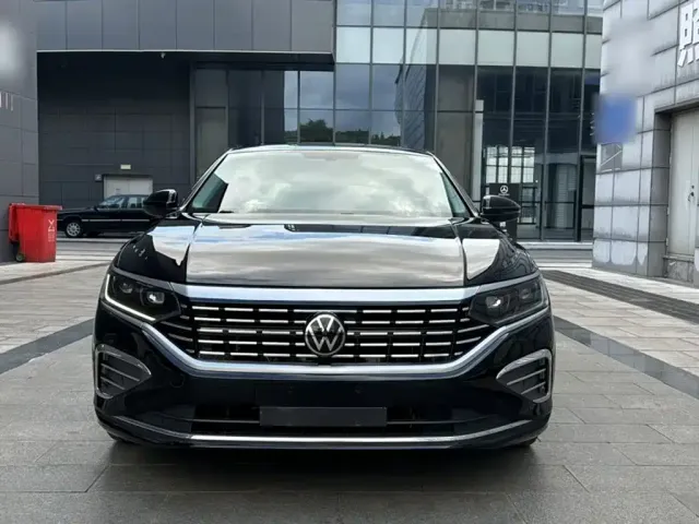 Volkswagen Passat — Фото автомобиля 10