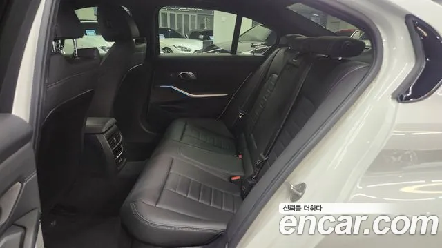 BMW 3 Series — Фото автомобиля 13