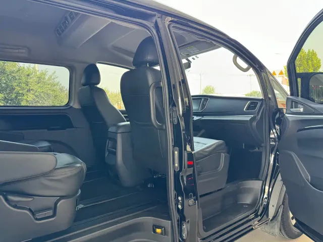 Dongfeng Fengxing Lingzhi 2022 Struggle Edition M5L 1.6L Luxury 7-seater — Фото автомобиля 12