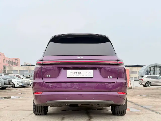 Li Auto L9 — Фото автомобиля 11