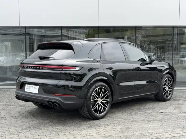 Porsche Cayenne — Фото автомобиля 3