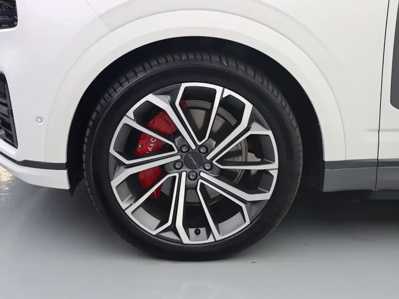 Lynk & Co Lynk & Co 09 2021 2.0T Halo 6-Seater — Фото автомобиля 4