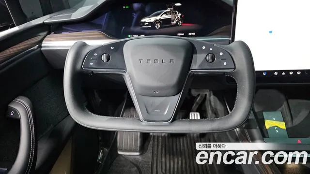 Tesla Model X — Фото автомобиля 19