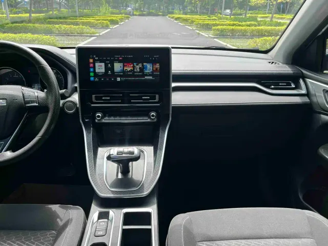 Haval M6 — Фото автомобиля 16