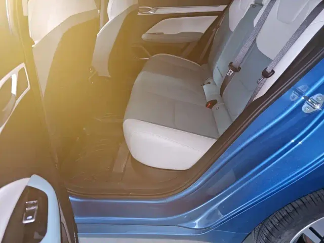 Geely Emgrand L — Фото автомобиля 13