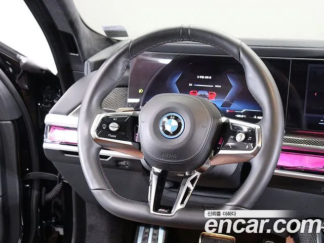 BMW i7 — Фото автомобиля 14