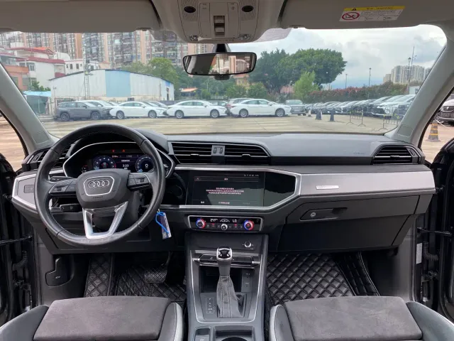 Audi Q3 — Фото автомобиля 11