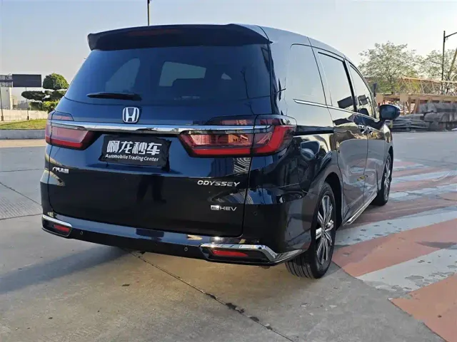 Honda Odyssey — Фото автомобиля 9
