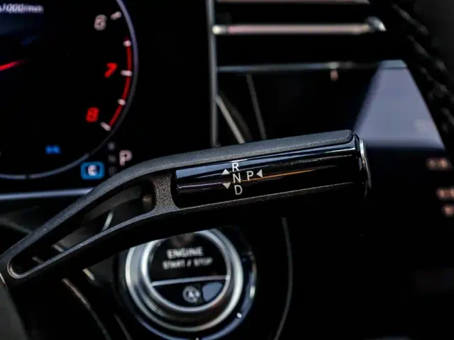 Mercedes-Benz E-Class — Фото автомобиля 17